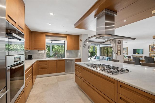 20021 NE 25th Avenue, Miami, FL 33180