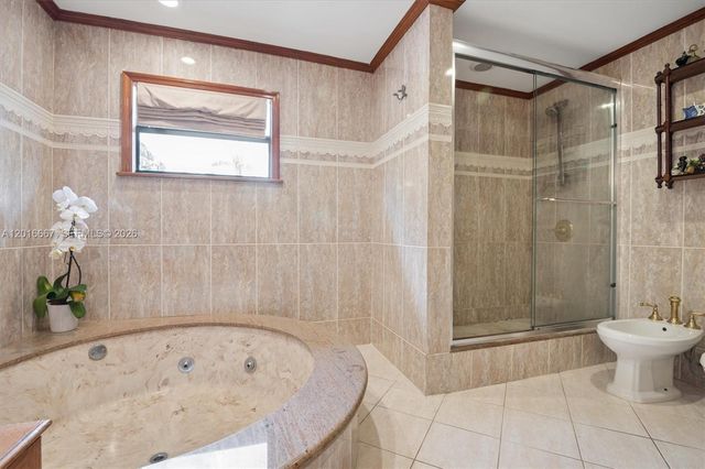 20021 NE 25th Avenue, Miami, FL 33180