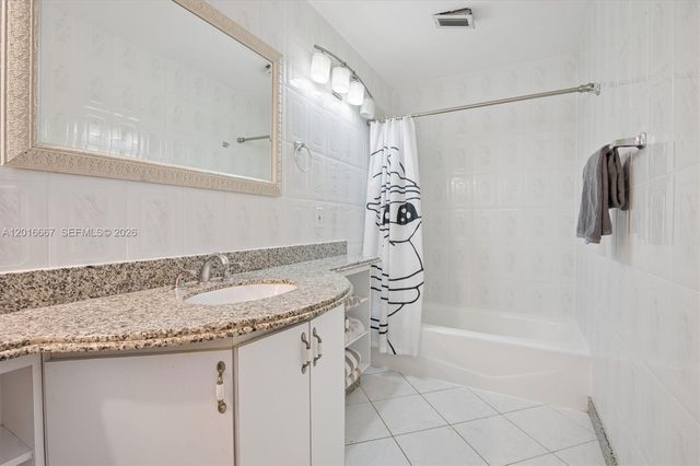 20021 NE 25th Avenue, Miami, FL 33180