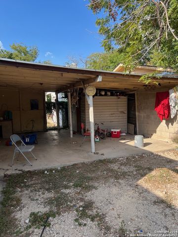 1110 S HACKBERRY ST, San Antonio, TX 78210