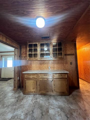 2 Lee Drive, Huntsville, TX 77320