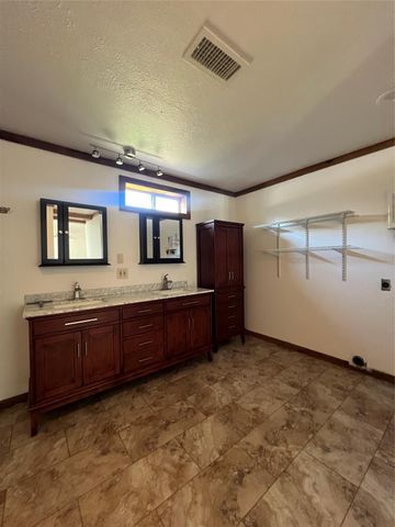 2 Lee Drive, Huntsville, TX 77320