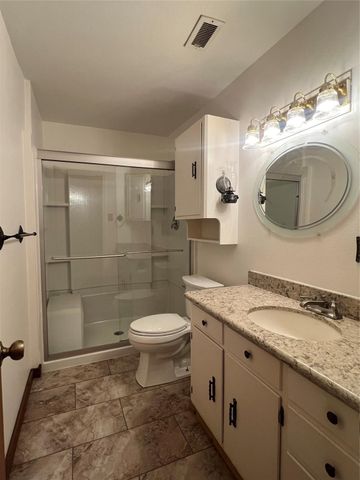 2 Lee Drive, Huntsville, TX 77320