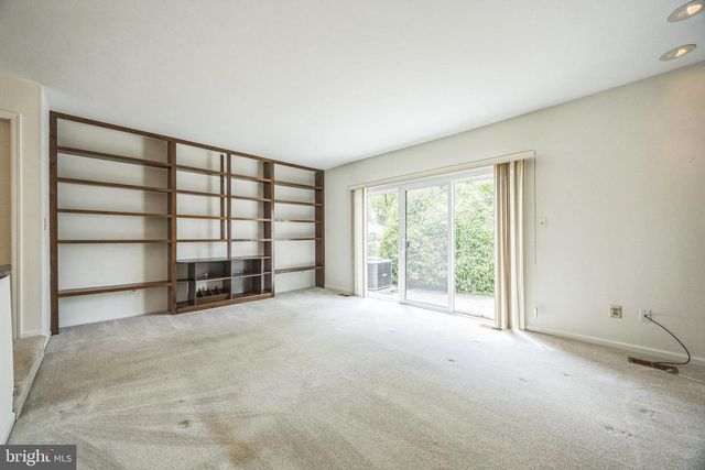 838 KINGS CROFT, Cherry Hill, NJ 08034