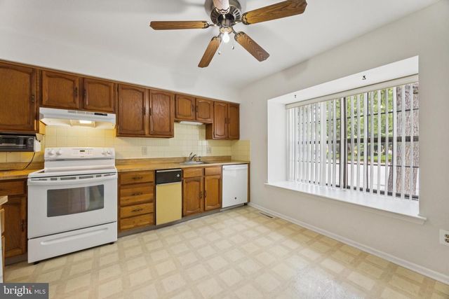 838 KINGS CROFT, Cherry Hill, NJ 08034