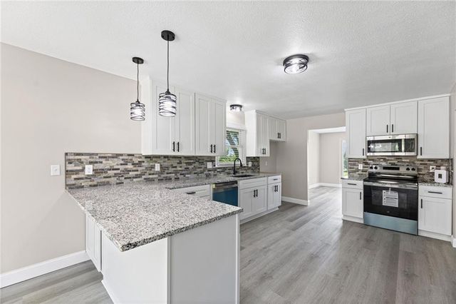 12223 Hills Road, Kearney, MO 64060