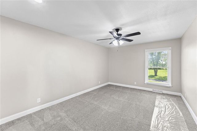 12223 Hills Road, Kearney, MO 64060