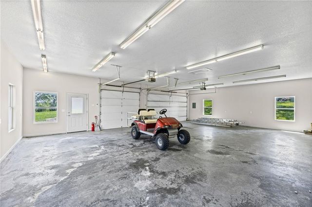 12223 Hills Road, Kearney, MO 64060