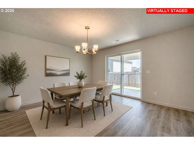 2002 HENDERSON Way, Longview, WA 98632