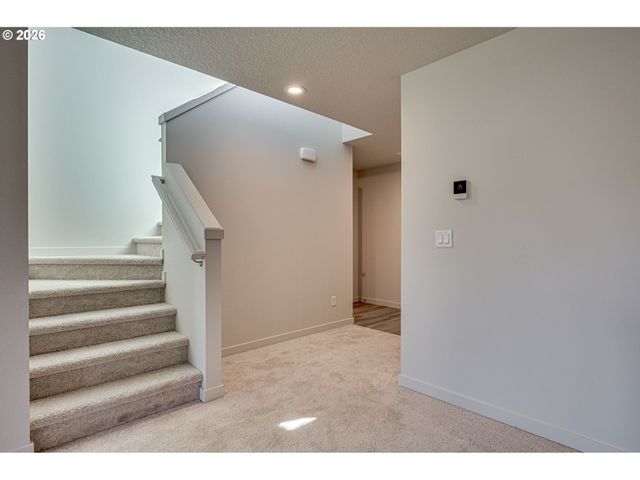 2002 HENDERSON Way, Longview, WA 98632