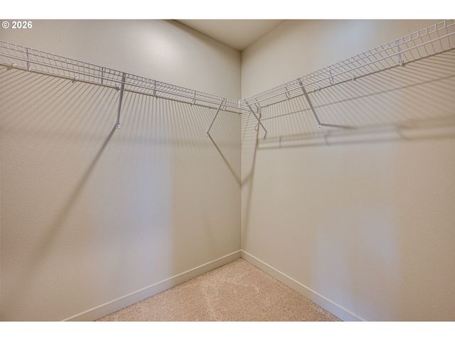 2002 HENDERSON Way, Longview, WA 98632