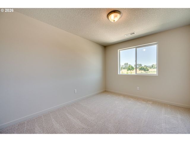 2002 HENDERSON Way, Longview, WA 98632