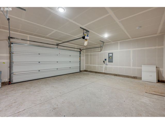 2002 HENDERSON Way, Longview, WA 98632
