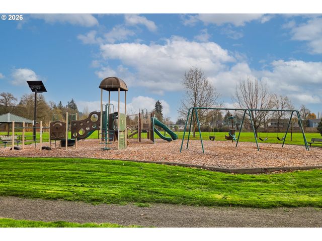 2002 HENDERSON Way, Longview, WA 98632