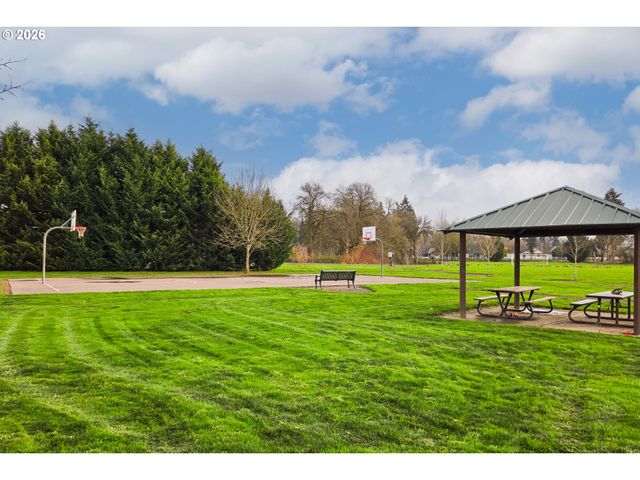 2002 HENDERSON Way, Longview, WA 98632