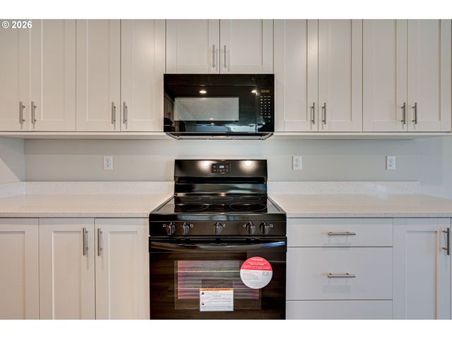 2002 HENDERSON Way, Longview, WA 98632