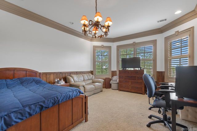 10 Valley Crest Ct, Little Rock, AR 72223