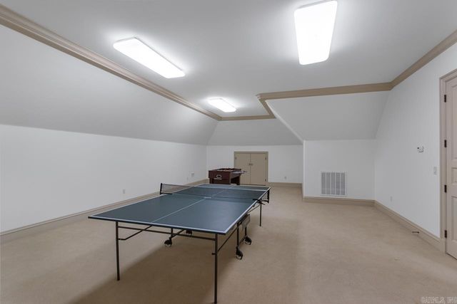 10 Valley Crest Ct, Little Rock, AR 72223