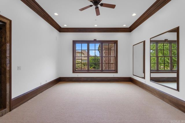 10 Valley Crest Ct, Little Rock, AR 72223