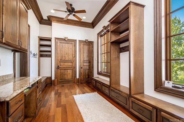 10 Valley Crest Ct, Little Rock, AR 72223