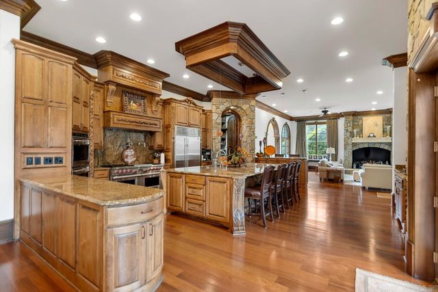 10 Valley Crest Ct, Little Rock, AR 72223