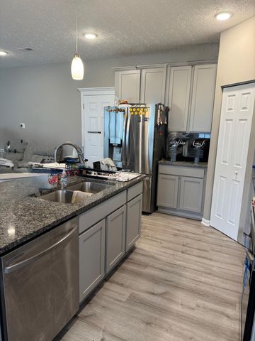 1123 Hampton Lane, London, OH 43140
