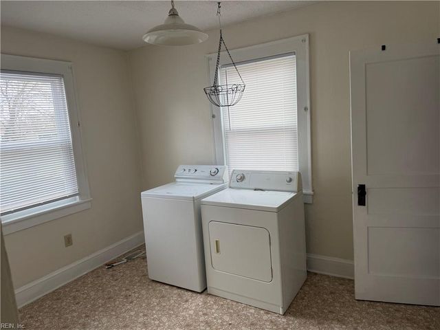 21 Dekalb AVE, Portsmouth, VA 23702