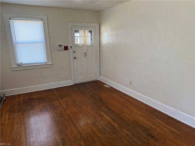 21 Dekalb AVE, Portsmouth, VA 23702