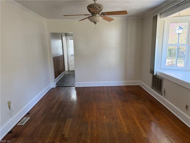 21 Dekalb AVE, Portsmouth, VA 23702