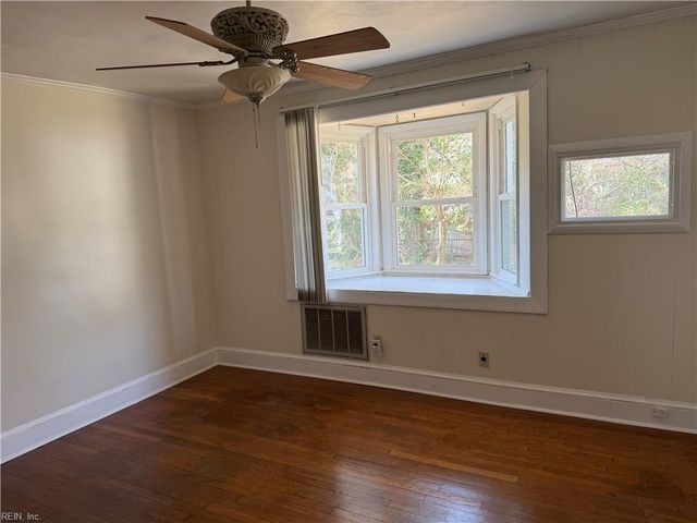 21 Dekalb AVE, Portsmouth, VA 23702