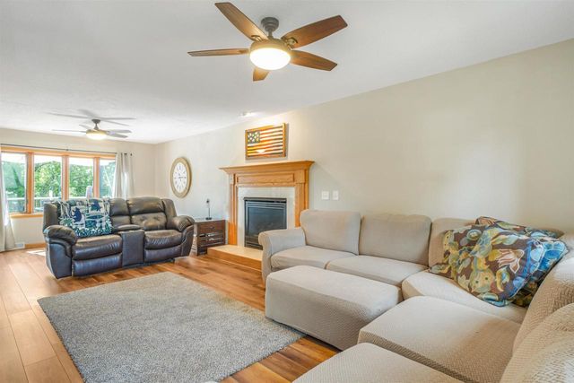 623 Overlook Terrace, Deforest, WI 53532