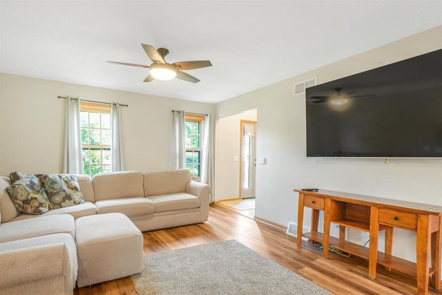 623 Overlook Terrace, Deforest, WI 53532