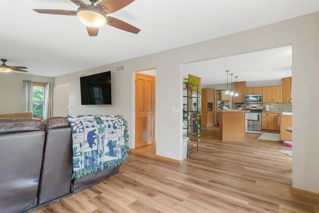 623 Overlook Terrace, Deforest, WI 53532