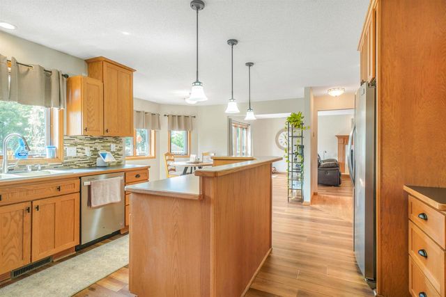 623 Overlook Terrace, Deforest, WI 53532