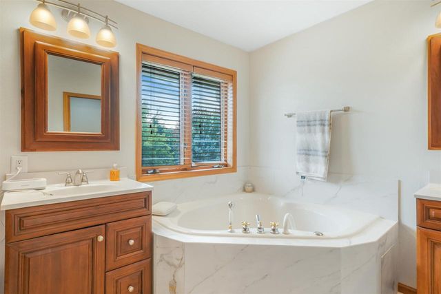 623 Overlook Terrace, Deforest, WI 53532