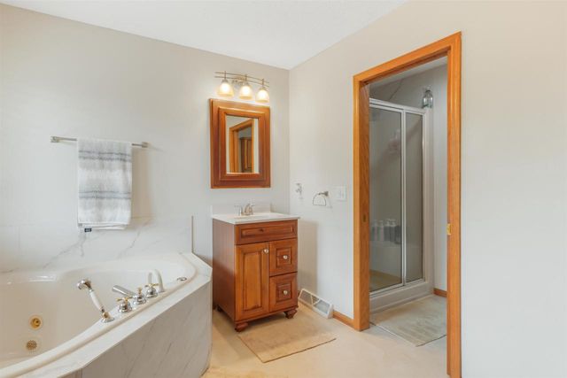 623 Overlook Terrace, Deforest, WI 53532