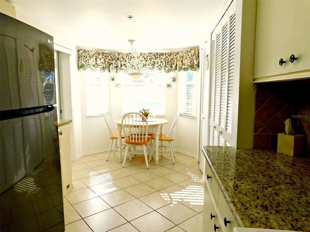 Image 11 of property listing at 7301 29TH AVE DR W 108, Bradenton, FL 34209