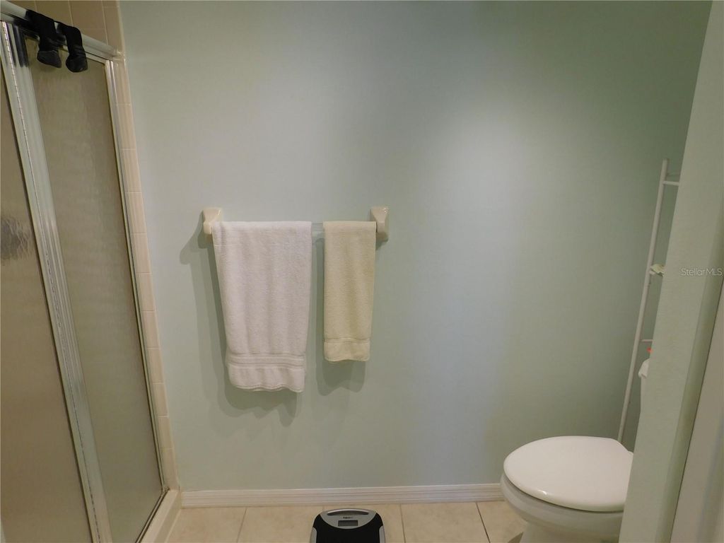 Image 5 of property listing at 7301 29TH AVE DR W 108, Bradenton, FL 34209