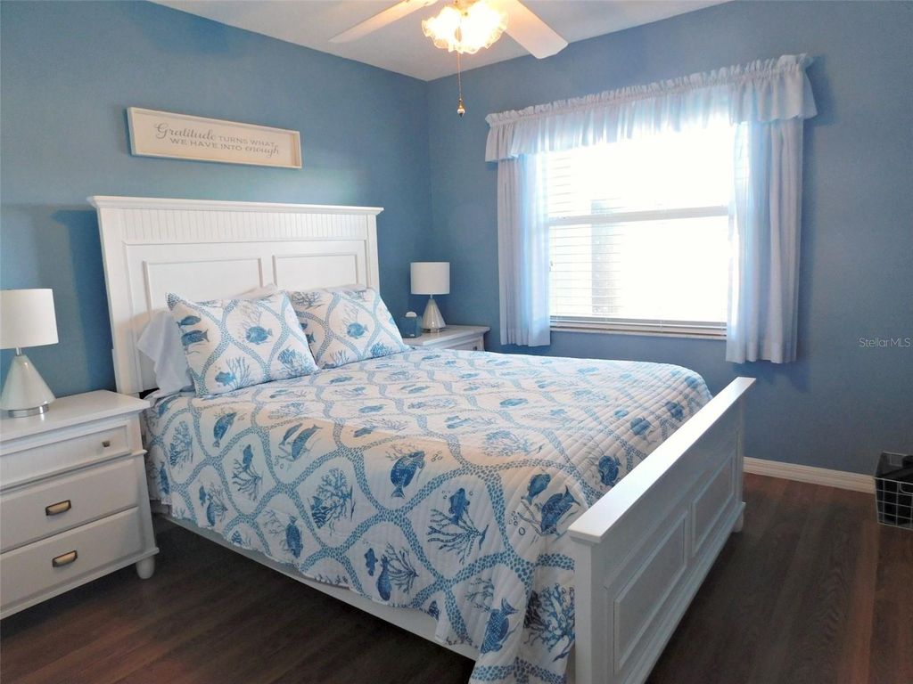 Image 6 of property listing at 7301 29TH AVE DR W 108, Bradenton, FL 34209