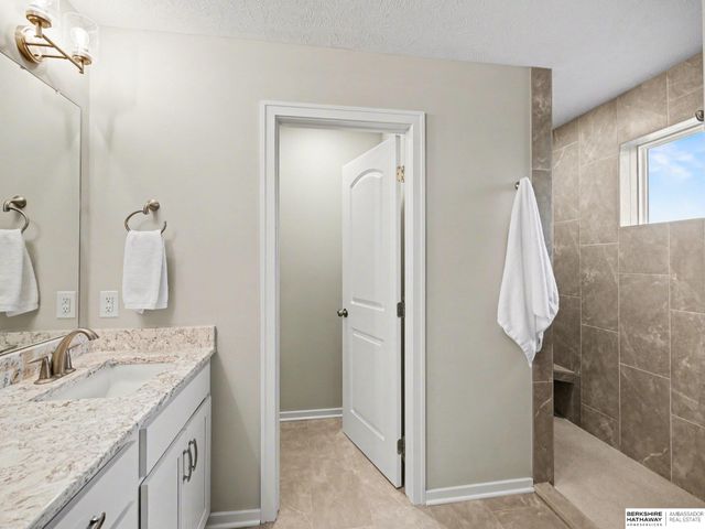 8126 S 196 Street, Gretna, NE 68028