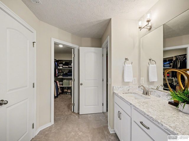 8126 S 196 Street, Gretna, NE 68028