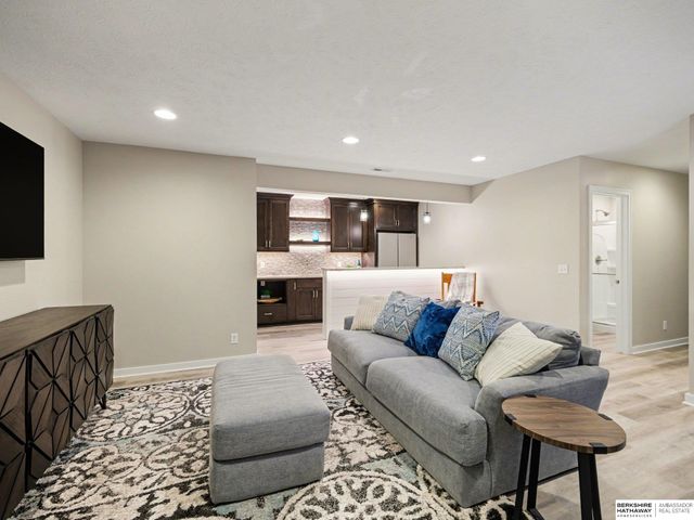 8126 S 196 Street, Gretna, NE 68028