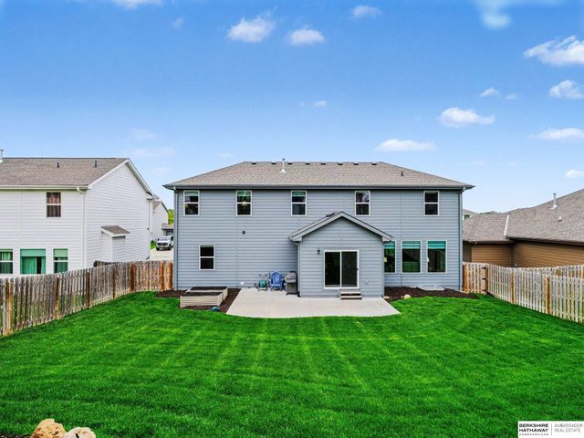 8126 S 196 Street, Gretna, NE 68028