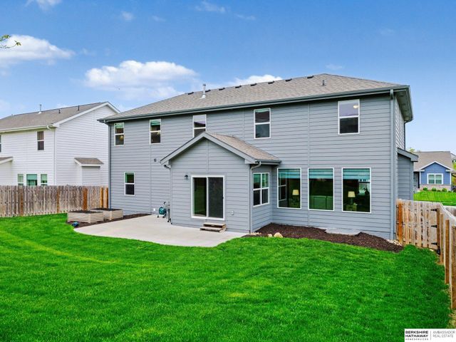 8126 S 196 Street, Gretna, NE 68028