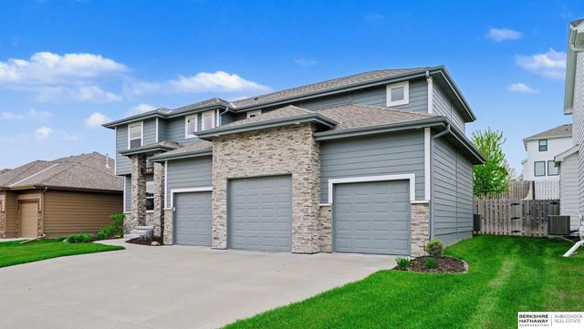 8126 S 196 Street, Gretna, NE 68028