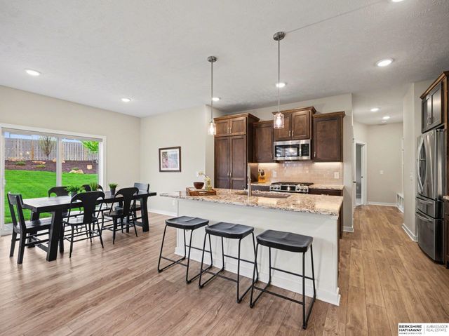 8126 S 196 Street, Gretna, NE 68028