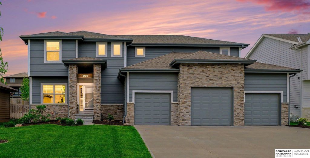 8126 S 196 Street, Gretna, NE 68028