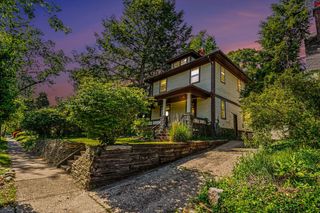1330 W Maple Street, Kalamazoo, MI 49008