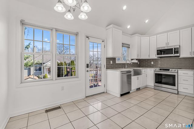 195 Marshall Lane, Derby, CT 06418