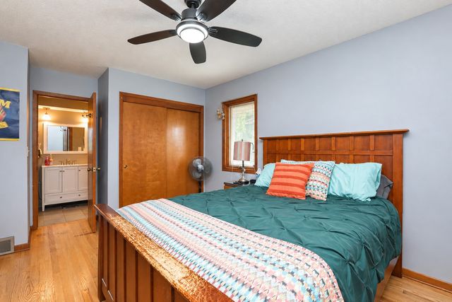 8194 Sunrise Boulevard, Clive, IA 50325